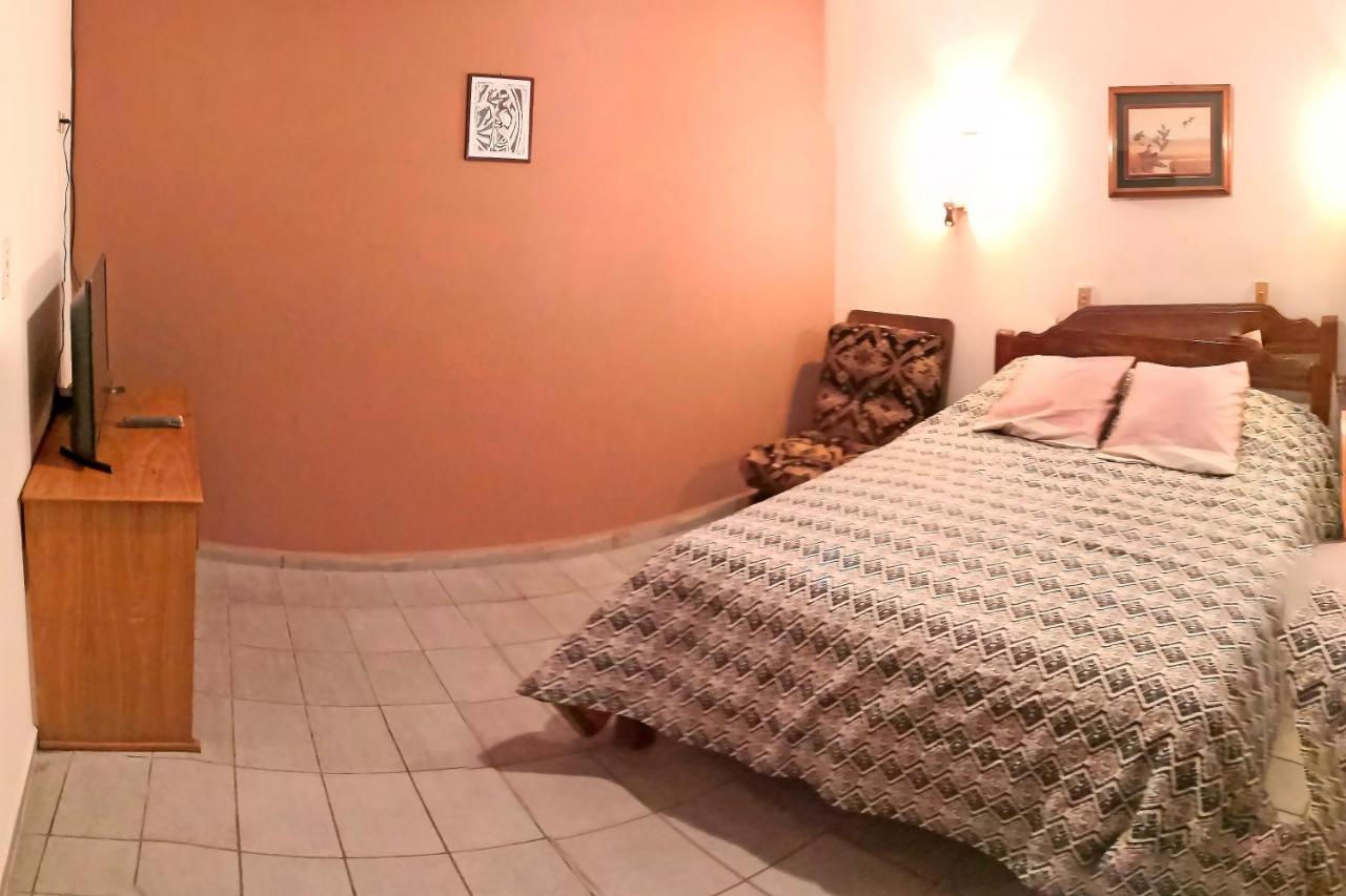Casa Discreta Bed and Breakfast Cochabamba Exterior foto