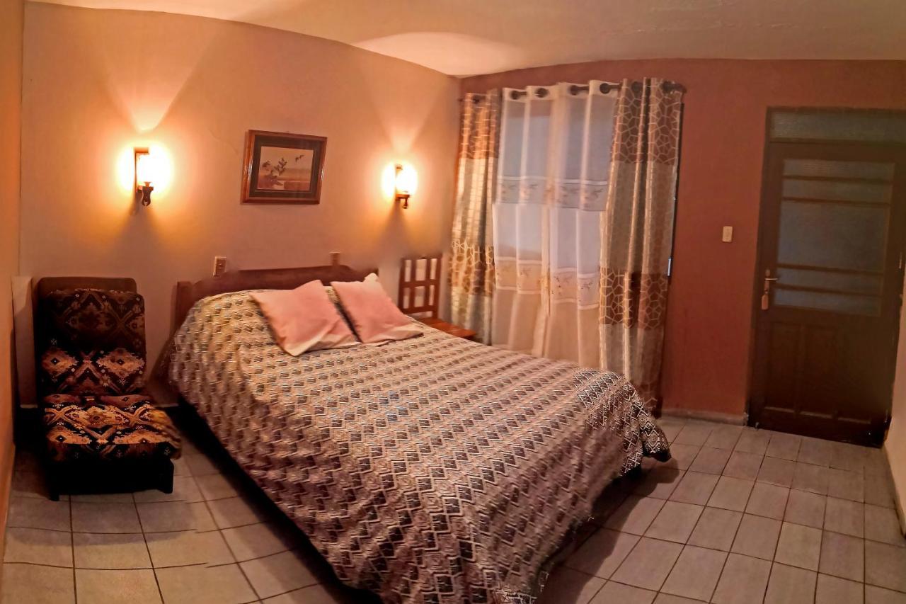 Casa Discreta Bed and Breakfast Cochabamba Exterior foto