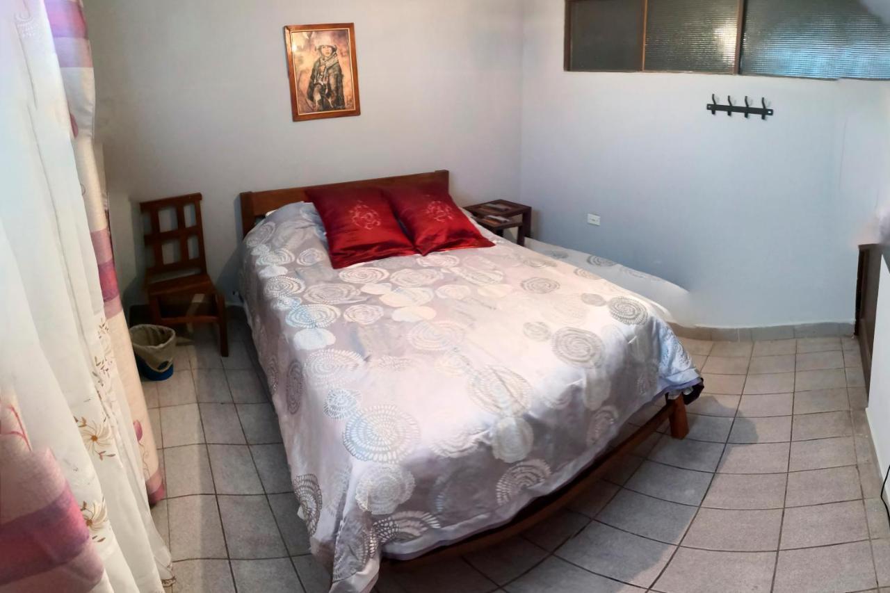 Casa Discreta Bed and Breakfast Cochabamba Exterior foto